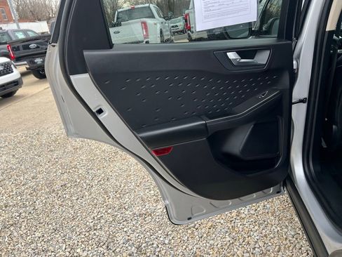 Used 2020 Ford Escape SEL image 15