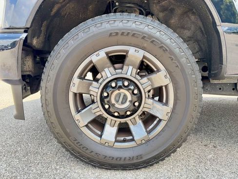 Used 2023 Ford F250 Lariat w/ Sport Appearance Package AWD/4WD image 39