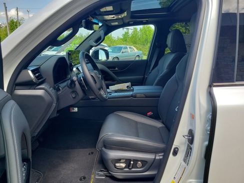 New 2026 Lexus LX 600 4WD w/ Premium Package image 16