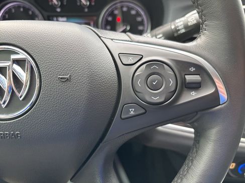 Used 2018 Buick Enclave Premium image 21