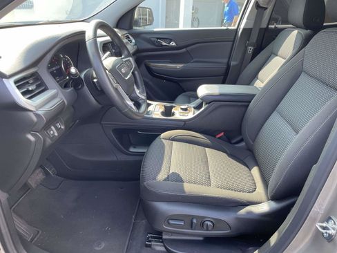 Used 2023 GMC Acadia SLE w/ Driver Convenience Package FWD image 15