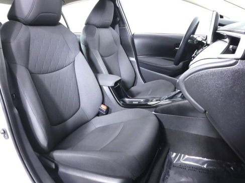 Used 2021 Toyota Corolla LE image 36