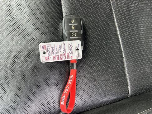 Used 2019 RAM 1500 Laramie w/ Off Road Group image 20