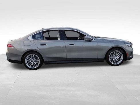 Used 2024 BMW 530i xDrive 530i xDrive w/ Convenience Package image 9