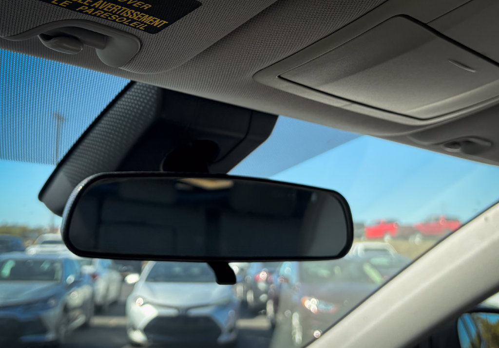 Used 2018 Toyota Highlander Plus FWD image 26