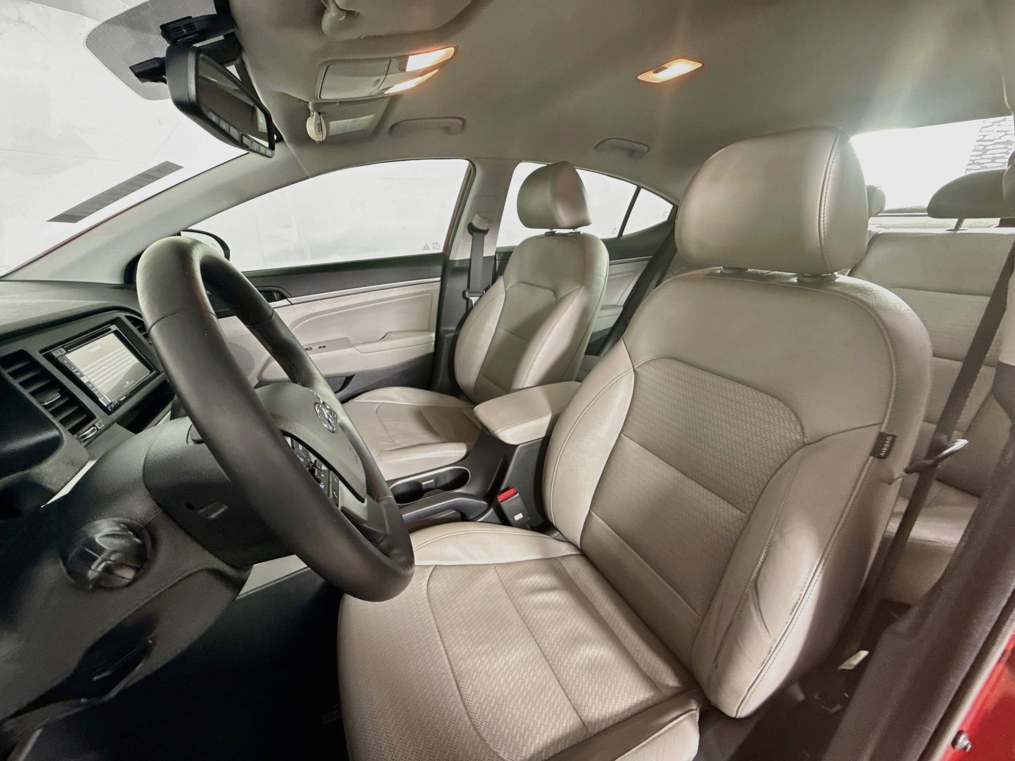 Used 2017 Hyundai Elantra Limited FWD image 25