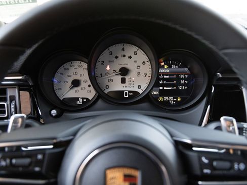 Certified 2026 Porsche Macan AWD/4WD image 14