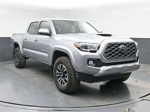 Used 2021 Toyota Tacoma TRD Sport image 2