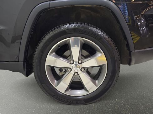 Used 2014 Jeep Grand Cherokee Limited w/ Luxury Group II image 37