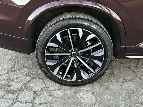 Certified 2025 Volvo XC90 T8 Ultra image 12
