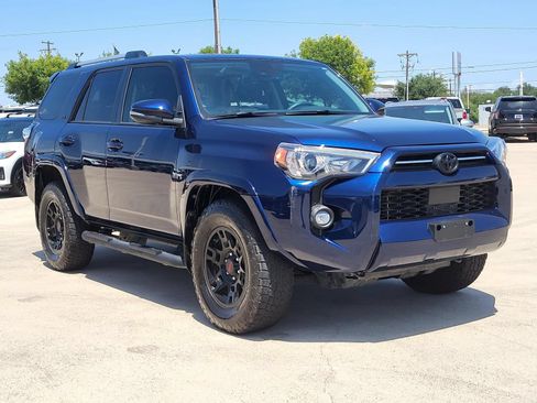 Used 2024 Toyota 4Runner SR5 Premium w/ Moonroof Package RWD image 3