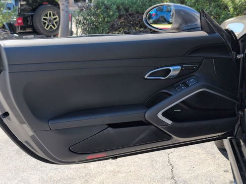 Used 2019 Porsche 718 Cayman S image 13