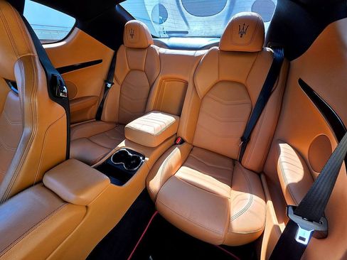 Used 2016 Maserati GranTurismo Sport RWD image 17