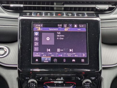 New 2025 Jeep Grand Cherokee Laredo X w/ Luxury Tech Group I image 18