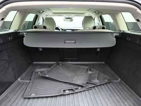 Used 2023 Volvo V60 B5 Cross Country Plus image 29