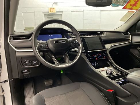 Certified 2023 Jeep Grand Cherokee L Laredo image 13