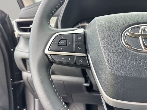 Used 2023 Toyota Highlander LE image 26