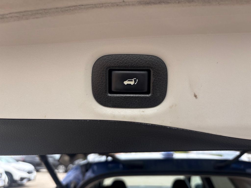 Used 2018 Nissan Rogue SL FWD image 39