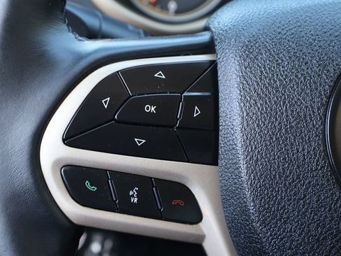 Used 2017 Jeep Cherokee Latitude w/ Safety/Convenience Group image 20