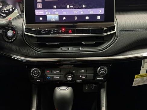 New 2026 Jeep Compass Altitude image 14