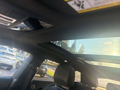 Used 2025 Land Rover Range Rover Evoque Dynamic SE image 8