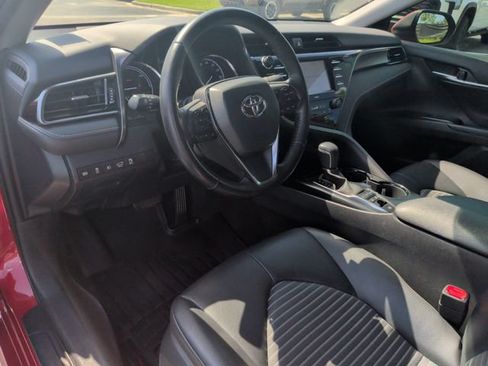 Used 2020 Toyota Camry SE FWD image 16