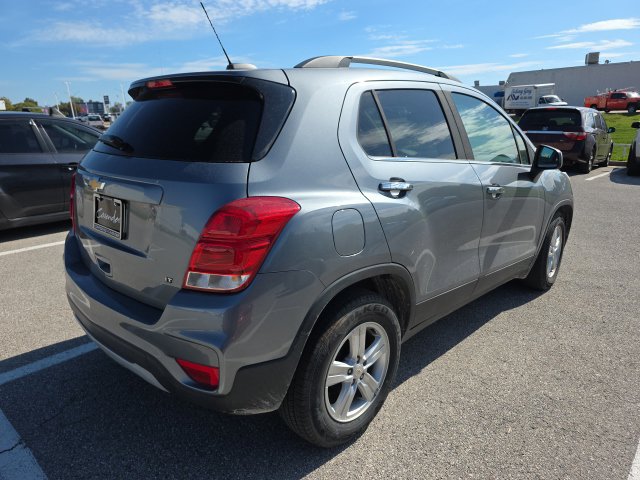 Used 2019 Chevrolet Trax LT w/ LT Convenience Package FWD image 5