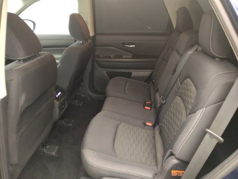 Used 2022 Nissan Pathfinder SV FWD image 18