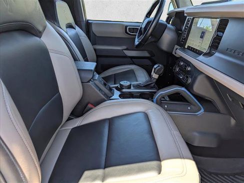 Used 2023 Ford Bronco Wildtrak AWD/4WD image 28