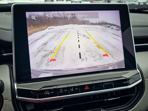 Certified 2022 Jeep Compass Limited image 23