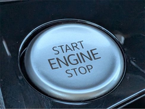 Certified 2024 Volkswagen Taos SE image 37