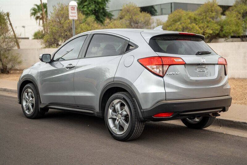 Used 2017 Honda HR-V EX image 3
