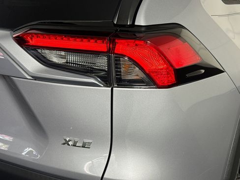 Used 2020 Toyota RAV4 XLE FWD image 34