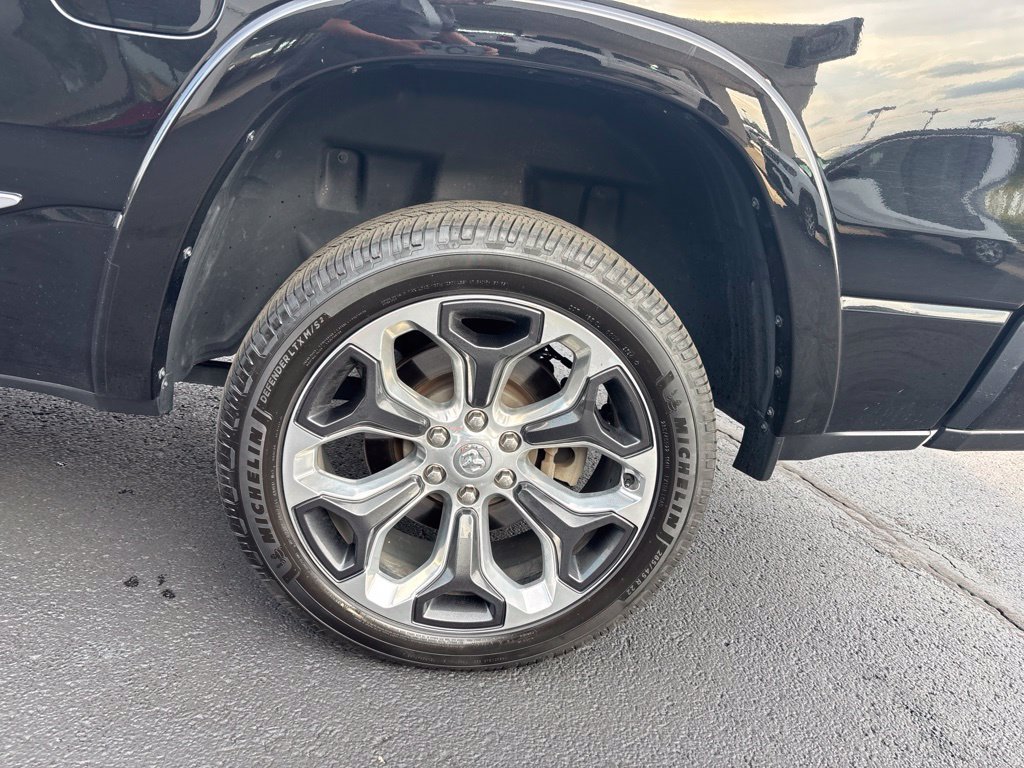 Used 2023 RAM 1500 Limited w/ Body Color Bumper Group AWD/4WD image 10