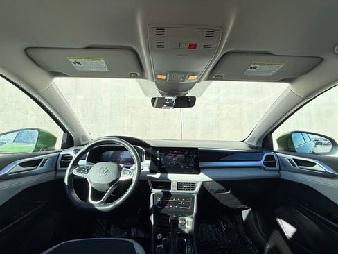 New 2025 Volkswagen Taos SE image 6