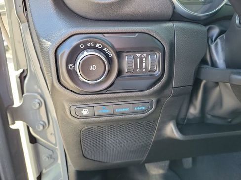 Used 2022 Jeep Wrangler Unlimited Sahara image 15