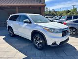 Used 2016 Toyota Highlander XLE image 3