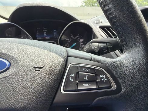 Used 2019 Ford Escape SEL w/ Ford Safe & Smart Package AWD/4WD image 21
