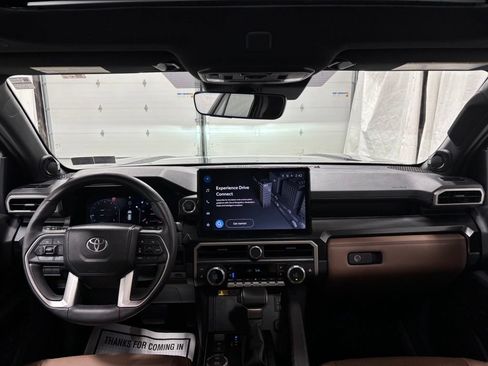 Used 2026 Toyota 4Runner Limited AWD/4WD image 19