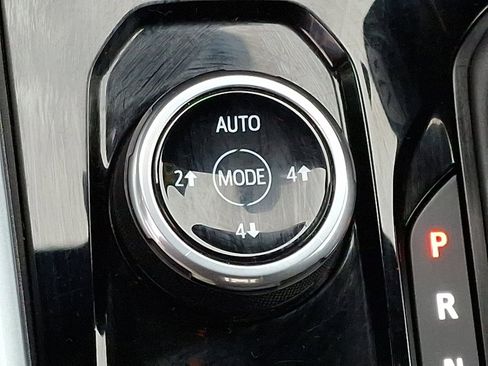 Used 2025 Chevrolet Colorado Trail Boss image 26