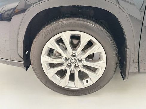 Certified 2025 Toyota Highlander Limited AWD/4WD image 26