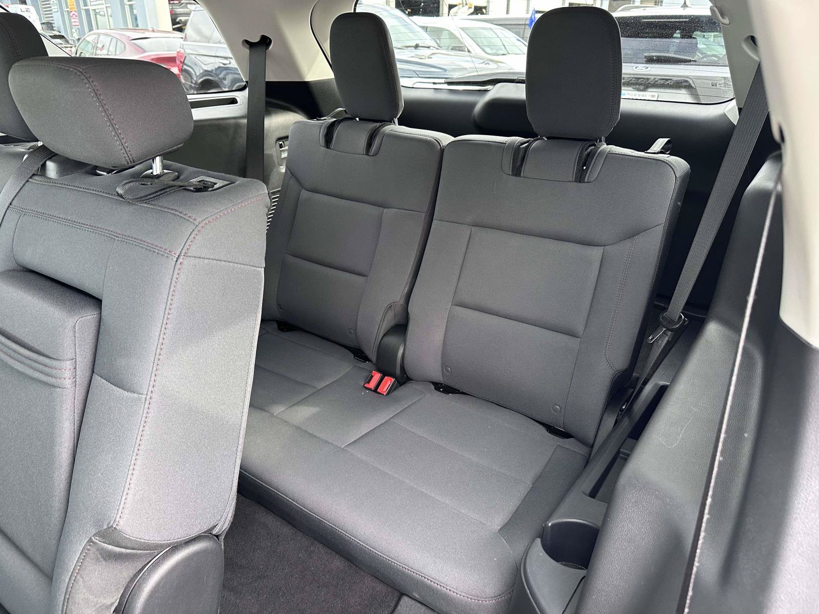 Used 2026 Ford Explorer Active AWD/4WD image 14