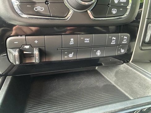 Used 2015 RAM 1500 Sport w/ Comfort Group AWD/4WD image 19