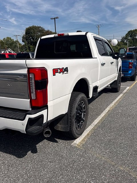 Used 2024 Ford F250 Platinum w/ FX4 Off-Road Package AWD/4WD image 14