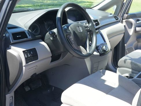 Used 2016 Honda Odyssey EX image 2