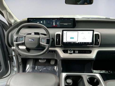 Certified 2025 Ford Expedition Active AWD/4WD image 10