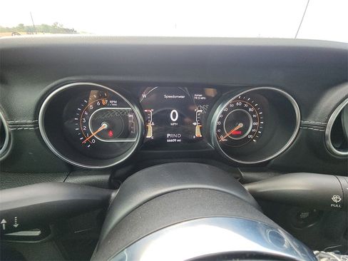 Used 2020 Jeep Gladiator Overland image 15