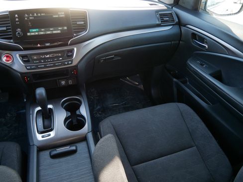 Used 2020 Honda Pilot EX image 11