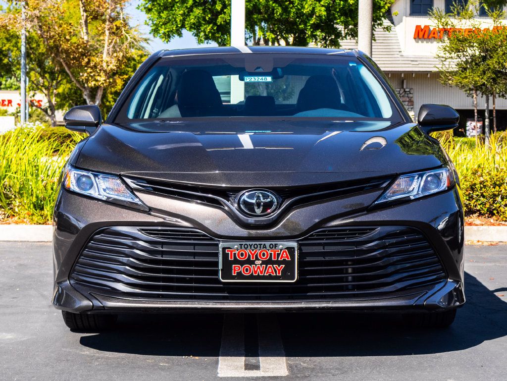 Used 2018 Toyota Camry LE FWD image 2