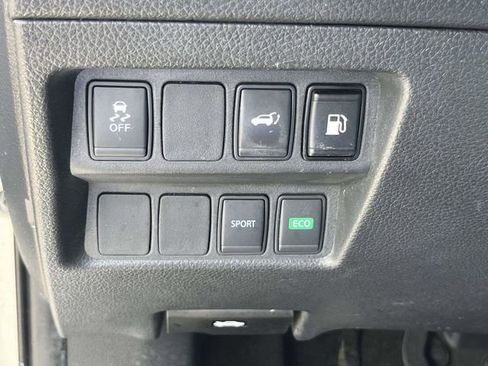 Used 2018 Nissan Rogue SV FWD image 13
